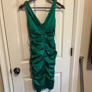 Xscape Emerald Green Satin Cocktail Dress size 6